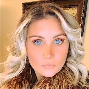 MEET YOUR POSHER. Follow me! Shop my closet! 38 years old from Chicago